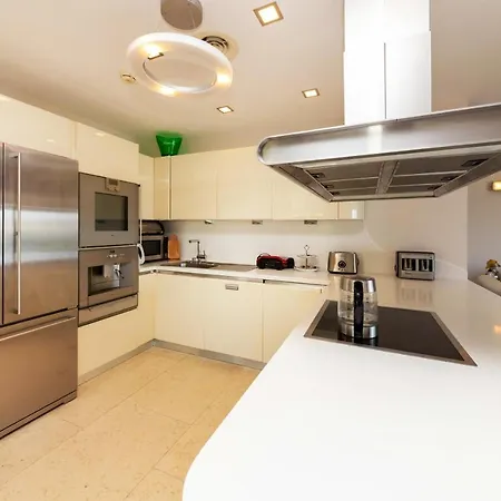 Regal With Shared Pool Near Beach In Bodrum 别墅 *
