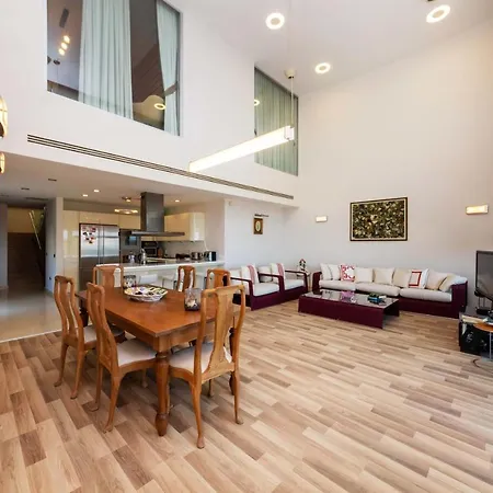 Villa Regal With Shared Pool Near Beach In Bodrum