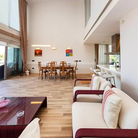 Villa Regal With Shared Pool Near Beach In Bodrum Golturkbuku